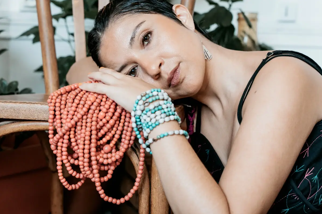 Resistir desde lo sutil: la nueva propuesta de Grecia Albán